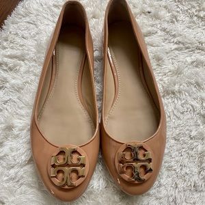 NEW NUDE COLOR TORY BURCH FLATS PATENT LEATHER